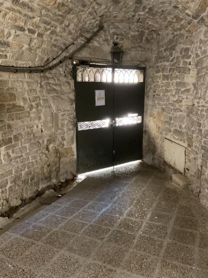 ニームPlace Aux Herbesアパートメント エクステリア 写真